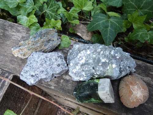Lot pierres naturelles - pierres,