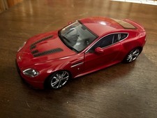 1/18 AUTOART  ASTON MARTIN V12