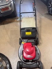 Honda HR215 Mower Self Propelled with Bagger in Very Good Condition
