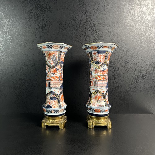 Paire vases cornets imari - vases,
