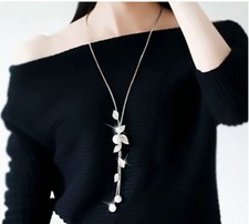 Collier strass et perles de