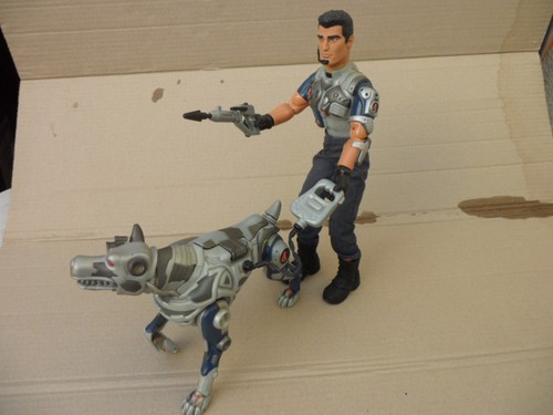 Action man sont chien robot - man,