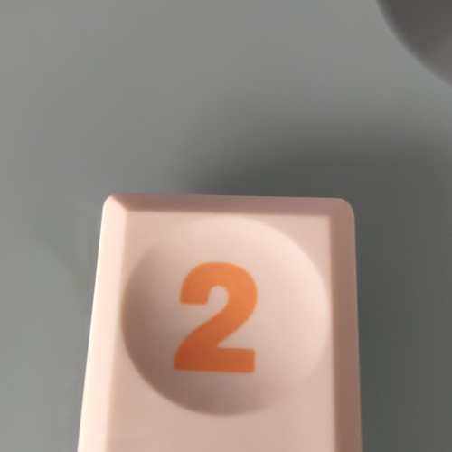 Tuile chiffre orange - tuile,