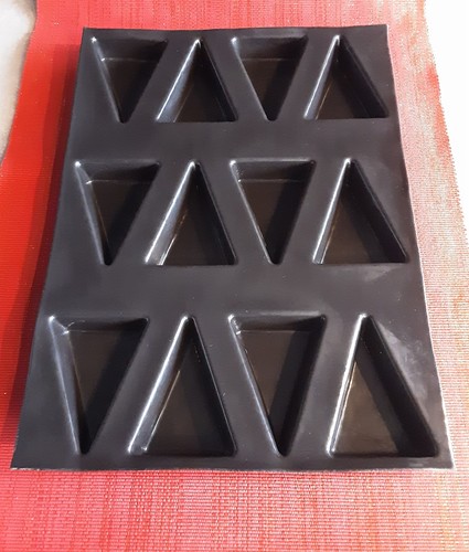 Grand moule triangle guy - moule,