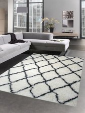 Shaggy tapis longue pile motif de diamant en crème noir