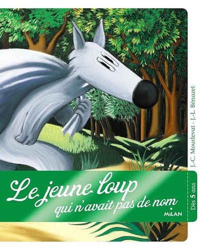 Jeune loup qui - loup, pas