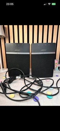 Deux enceintes bose - deux, soundtouch