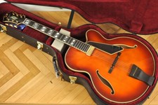 Guitare D’Aquisto DQ-NYE New Yorker ALB Almond Burst 17" Full Acoustic Archtop