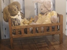 ANCIEN LIT DE POUPEE   en Bois