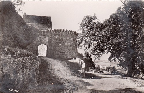 Vezelay porte château - vezelay,