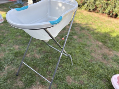 Baignoire bébé avec support