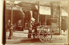 FRANCE Circa 1905 transport by manual cart delivery man beer barrels
