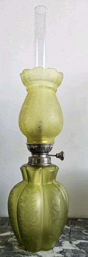 Tres rare petite - lampe, a