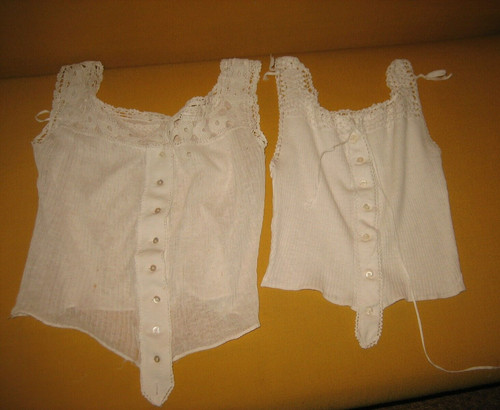 Broderie ancienne cache - ancienne,