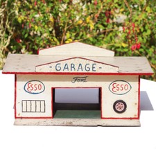 Antique ESSO Wooden Miniature Garage Toy (no Majolu Babyjou Dinky Toys)