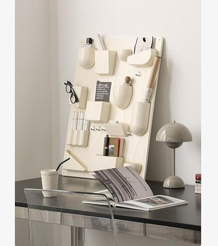Uten silo space - age, organizer