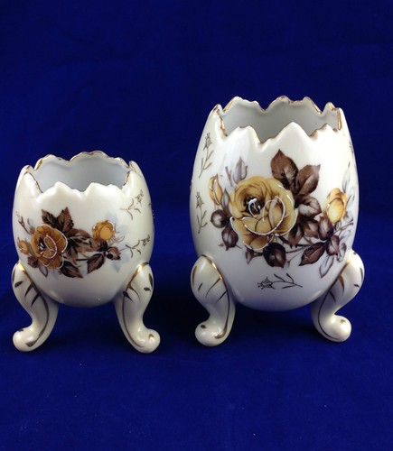 Two vintage cracked egg vase - cracked,
