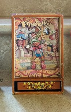 Pinocchio Carrousel En Bois Type Armoire, Années 70/80 Fonctionnel - 14x21 Cm