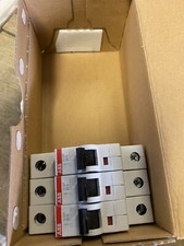 3 x fusibles automatiques ABB