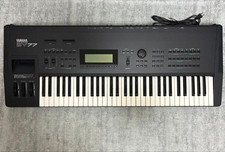 YAMAHA SY77 Synthesizer Keyboard 61-Keys keyboard Black Used