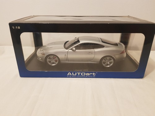 Autoart performance - performance, 1/18