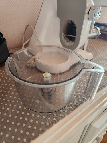 Receptacle presse agrume - receptacle,