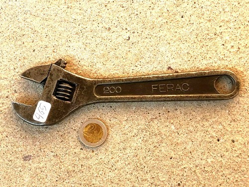 Old wrench tool - (465),