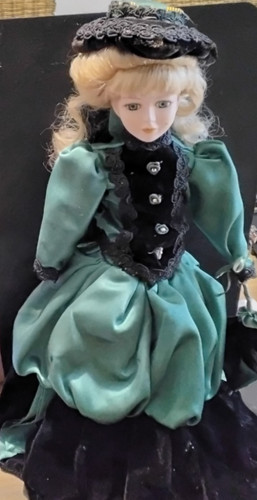 Poupée ancienne porcelaine - poupée,