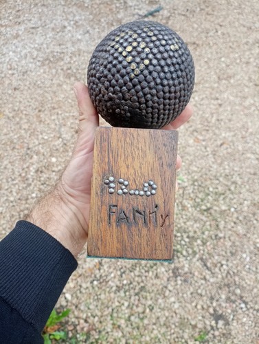 Ancienne boule cloutées - boule,