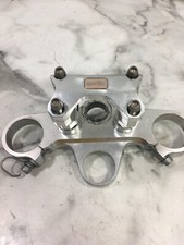 07 Aprilia RSV Tuono 1000 R upper top triple tree fork handle bar mount clamp