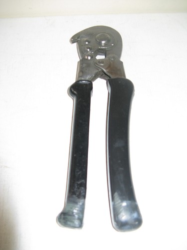 Pince coupante barbelé - pince,