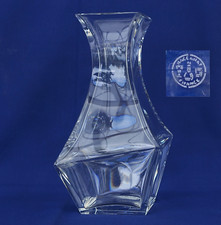 BACCARAT - Vase  Asymétrique
