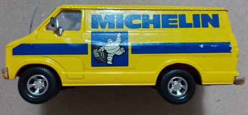 Matchbox dodge van michelin - matchbox,