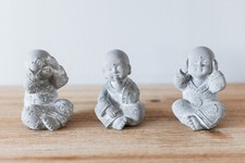 Lot de 3 statuettes moines