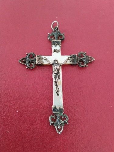 Ancien pendentif croix jésus - ancien,