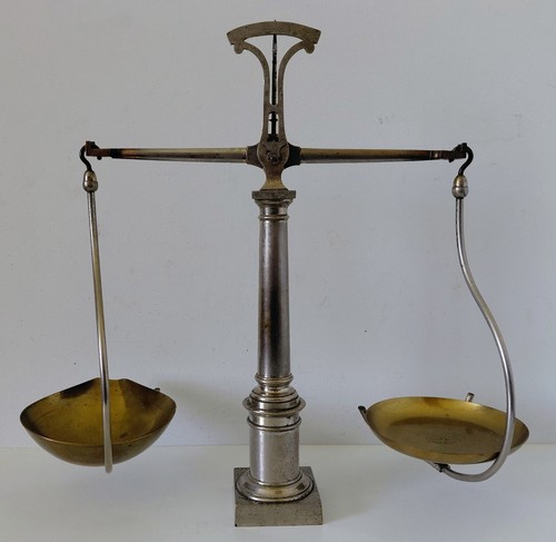 Ancienne balance tabac - à,