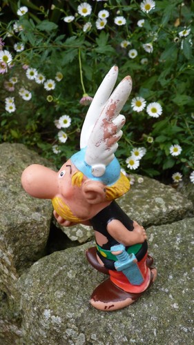 Figurine astérix pouët - -,