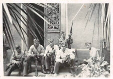 Soldats En Train De Nettoyer Les Armes MG 34 Et MG 08