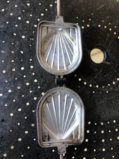 ancien fer à gaufres croque monsieur coquille