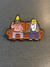 THE SIMPSONS MARGE HOMER pin