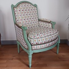 Vallée du Rhône, époque Louis XVI - ample bergère à la reine - restaurée, soie L