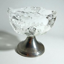 Elegant crystal couoe floral decor on vintage pewter foot Ø14 cm