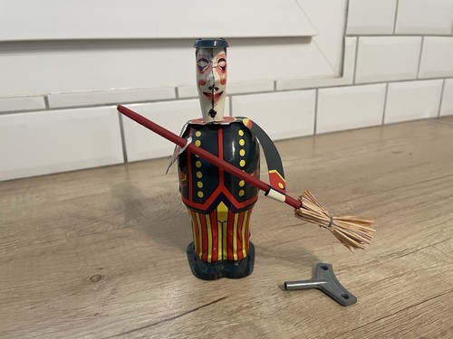 Personnage homme avec balai - homme,