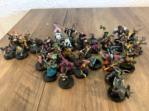 Lot figurines world of - 41,