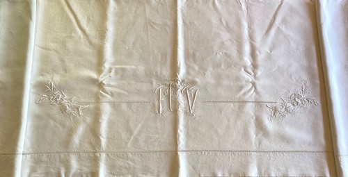 Drap ancien lin brodé avec