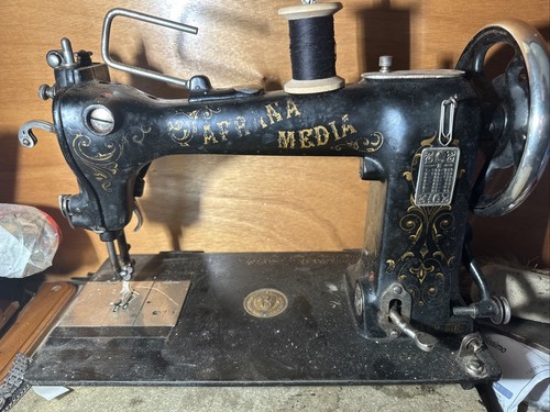 Ancienne machine coudre - ancienne, à