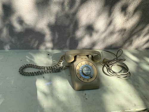 Ancien téléphone itt - ancien,