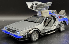 Diamond Select Delorean Time Machine 1/15 Scale Back to the Future Part II MINT