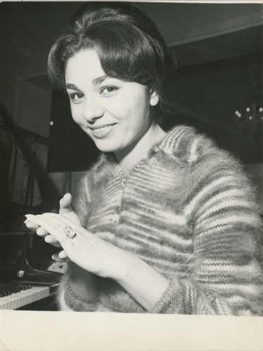 Farah pahlavi diba vintage - farah,