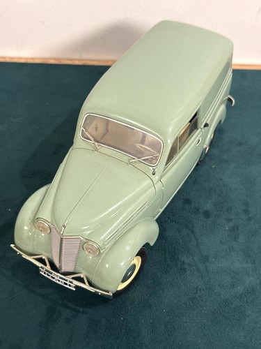 Voiture miniature solido - voiture, 1/18